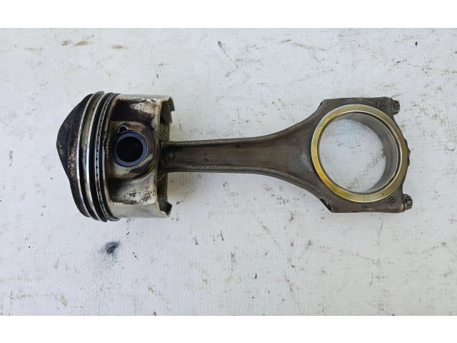  Поршень с шатуном  065DN  Audi A6 C7  