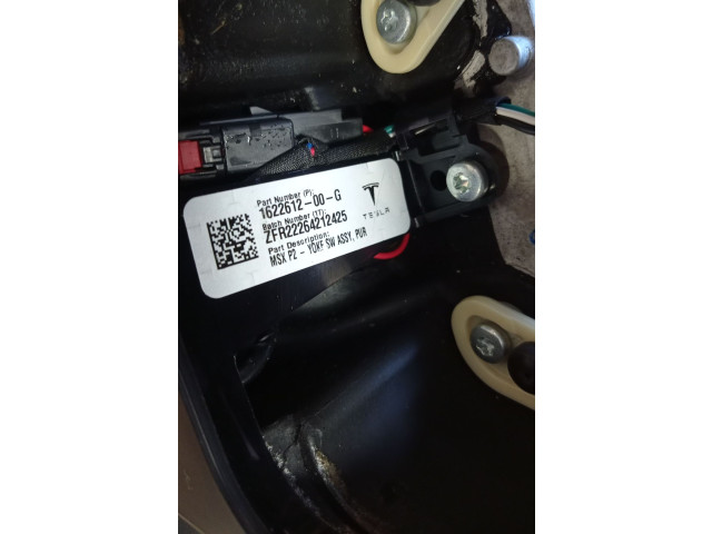 Руль Tesla Model X 2015 - года 162261200G, 162261200G