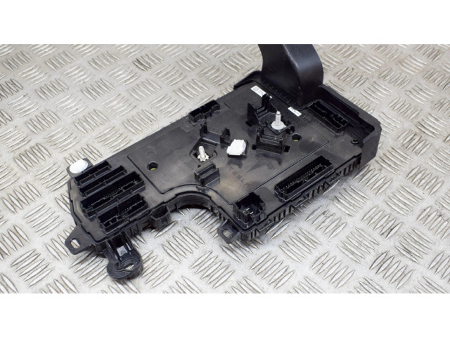 Блок комфорта 110034000H Tesla Model 3