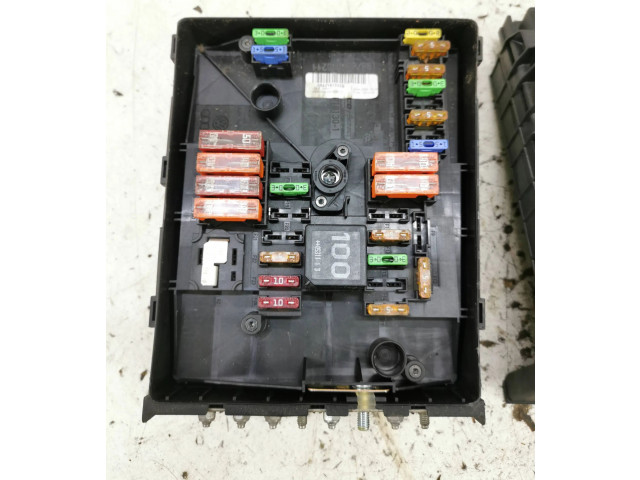 Блок предохранителей 1K0937125, 1K0937125A Skoda Octavia Mk2 (1Z)