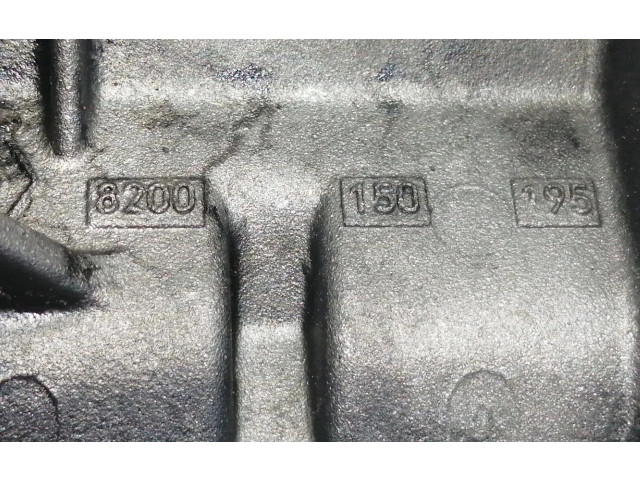 Масляный насос K9K A7 8200150195 Renault Kangoo I