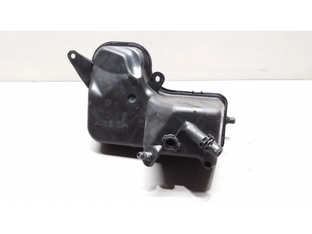 Расширительный бачок охлаждающей жидкости    