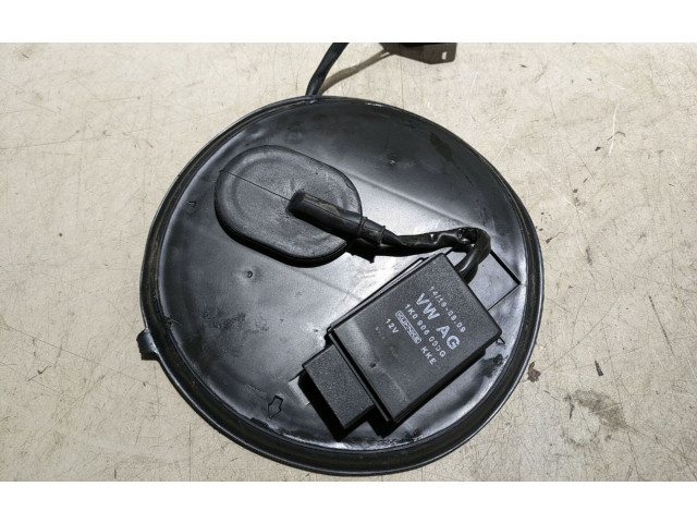 Топливная рампа 1K0906093G Skoda Rapid (NH)