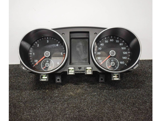 Панель приборов 5K0920971A Volkswagen Golf VI