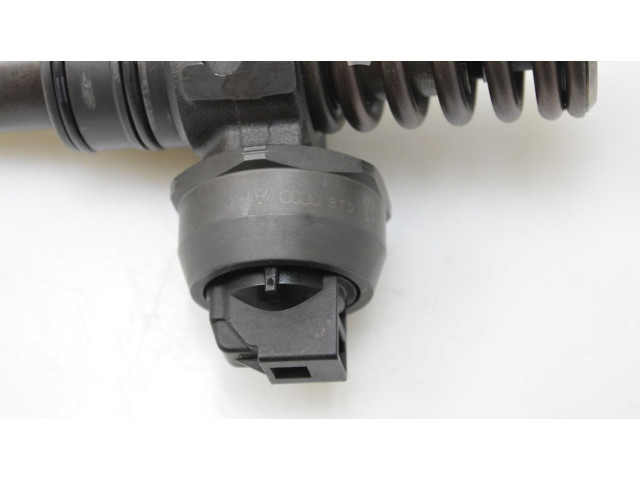 Форсунка 038130073AG Skoda Octavia Mk2 (1Z) BKC,BJB,BXE,BLS