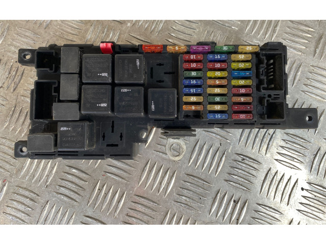 Блок предохранителей 8678449, 518784202 Volvo XC90