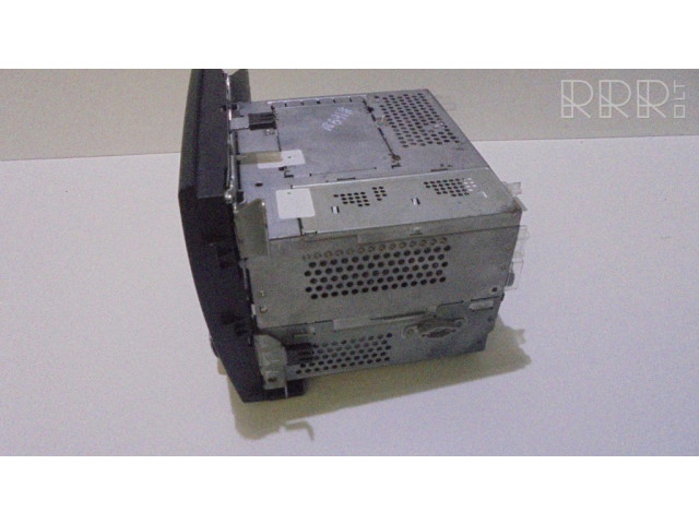 Радио/ проигрыватель CD/DVD / навигация