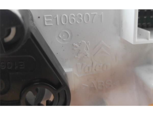 Блок управления климат-контролем 9672248380 Peugeot 2008 I