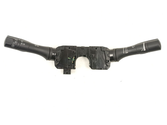 Ручка стеклоочистителей 255604KH1A Nissan Navara D23