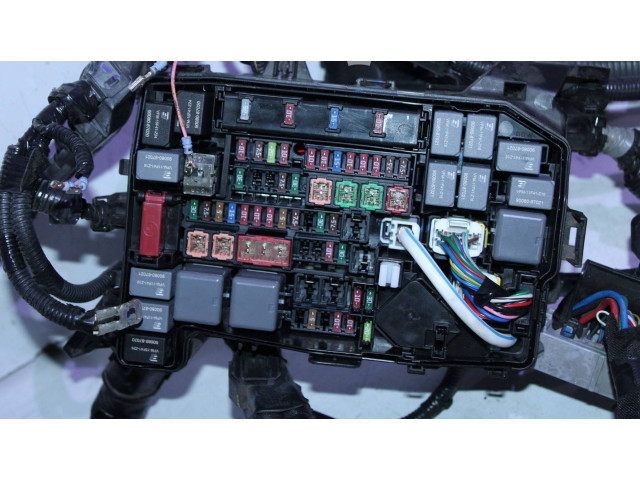 Pojistková skříňka Toyota Auris E180 2017