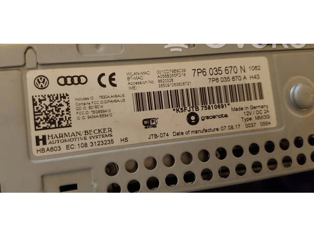 Радио/ проигрыватель CD/DVD / навигация