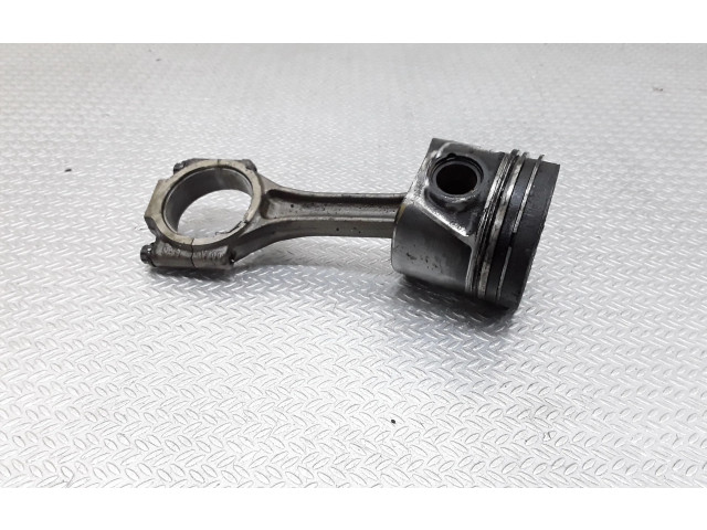 Поршень с шатуном Mitsubishi Grandis