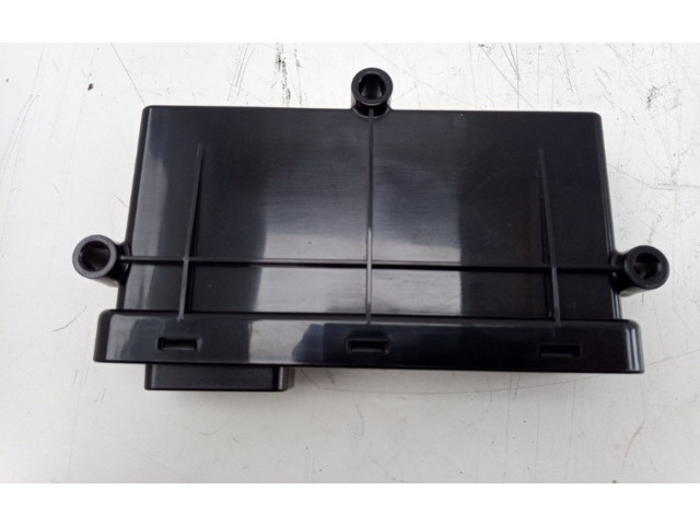 Модуль управления ручным тормозом 100761800D, 100761800D   Tesla Model S