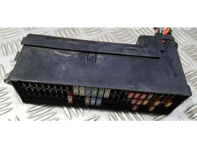 Блок предохранителей Volkswagen Golf Plus