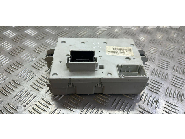 Блок предохранителей 68233380AC   Jeep Cherokee    