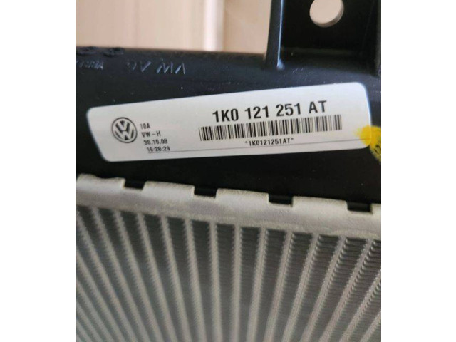 Радиатор охлаждающей жидкости 1K0121251AT Volkswagen Jetta V 2005 - 2010 года