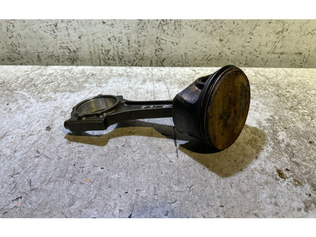 Поршень с шатуном Dodge Challenger