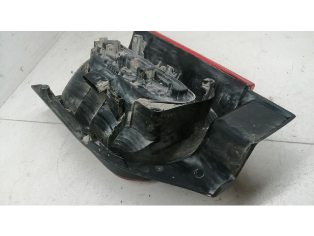 Задний фонарь правый 7H0945096G, PY21W Volkswagen Transporter - Caravelle T5 2003-2015 года