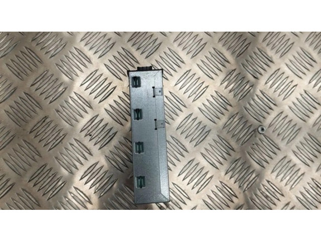 Преобразователь напряжения