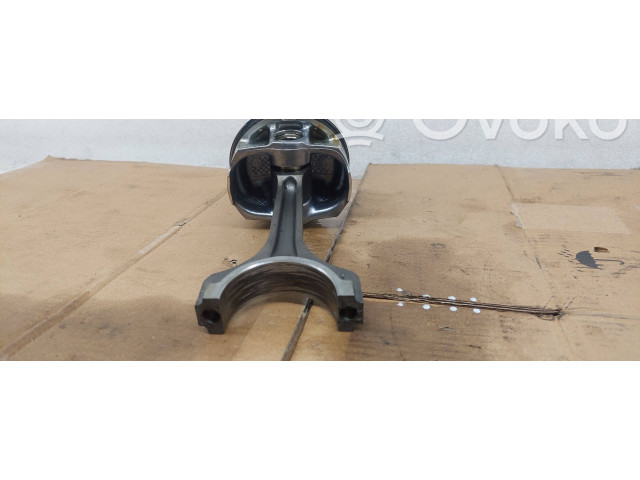 Píst    Ford Mustang VI     