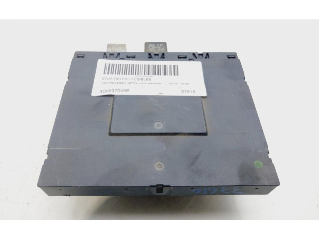 Блок предохранителей 3C0937049E   Volkswagen Jetta V    