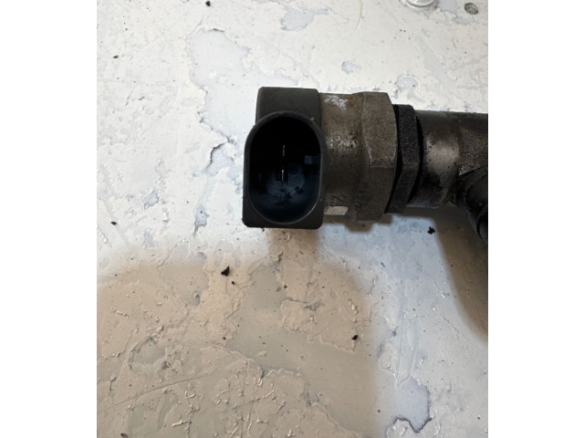 Топливная рампа 03L089M Volkswagen Golf VI для двигателя CFF