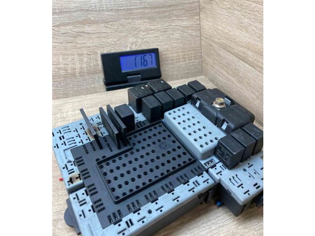 Блок предохранителей 9441584, 9441582   Volvo S80