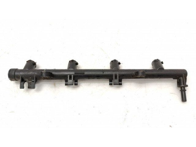 Vstřikovací lišta 8200135504   Renault Megane II  pro benzínový motor 1.6  