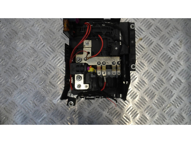   Pojistková skříňka 7L0937548C   Audi Q7 4L 2008