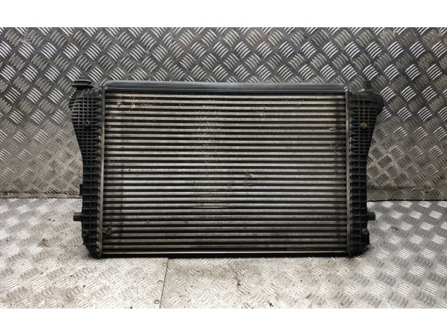 Интеркулер 1K0145803T Volkswagen Golf VI