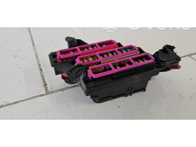 Блок предохранителей 8K0941824B Audi Q5 SQ5