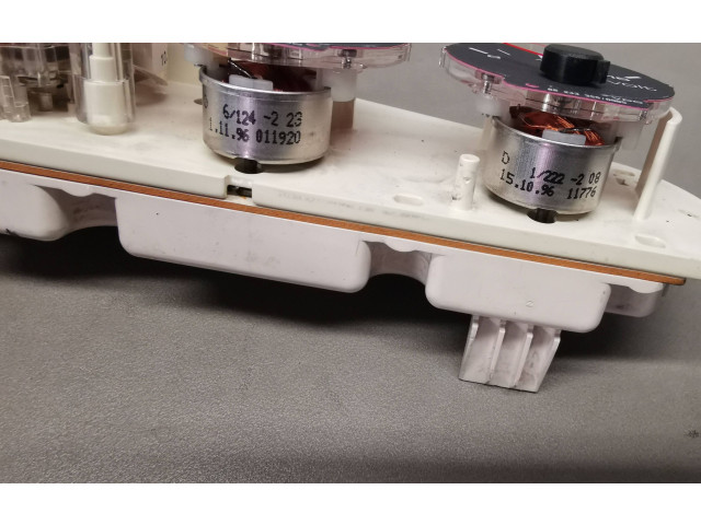 Панель приборов 88311178   Audi A6 S6 C4 4A       