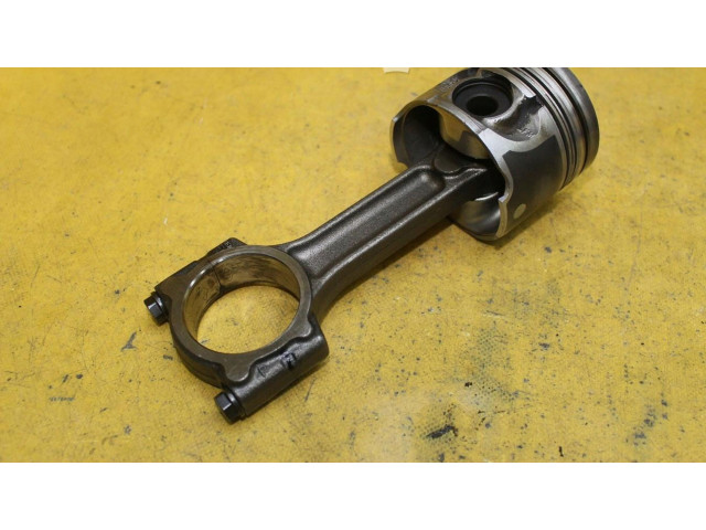  Поршень с шатуном    Renault Clio III  