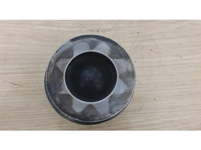 Píst 84L1104 BMW 5 F10 F11 pro naftový motor 3.0