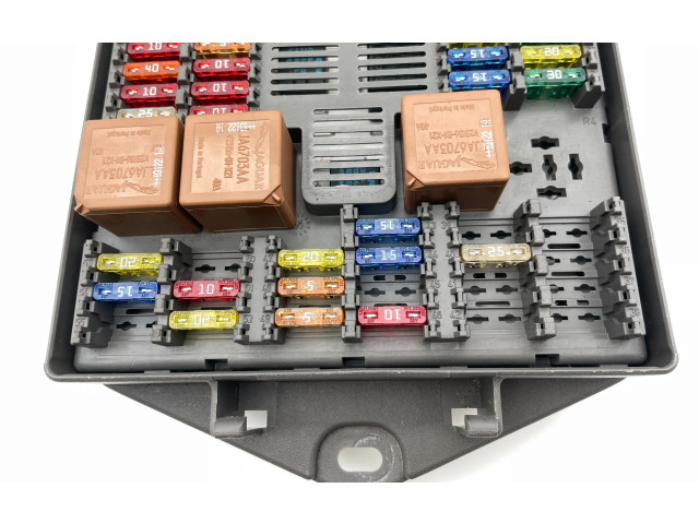 Блок предохранителей 2W9314A073BE, 2W9314A073BE Jaguar XJ X350