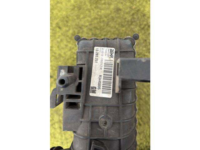 Интеркулер  13283251   Opel Meriva B 