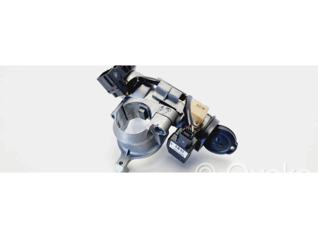 Комплект блоков управления MR951770, MM0038001 Mitsubishi Colt