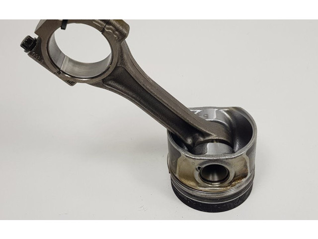 Píst Volkswagen Caddy CAYD