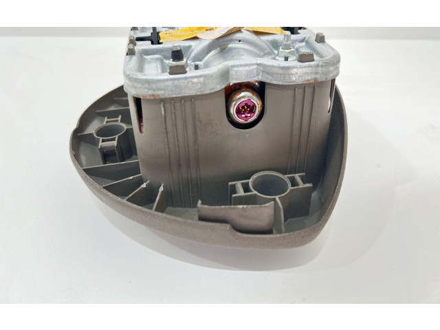 Подушка безопасности водителя Renault Clio III