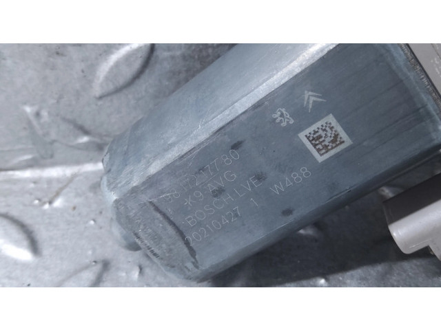 Передний двигатель механизма для подъема окон