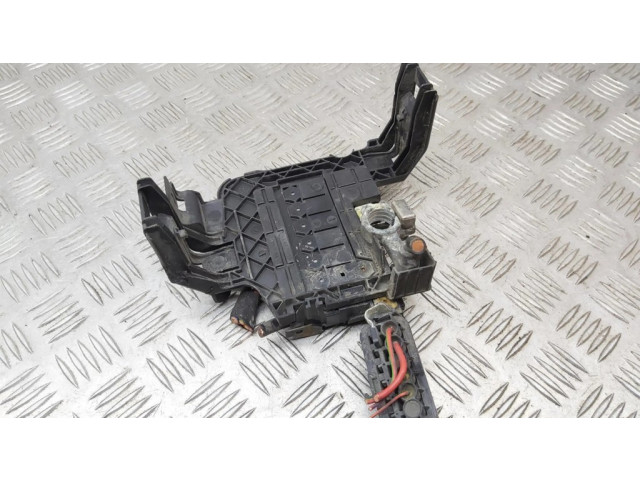 Узел подключения плюсовых проводов