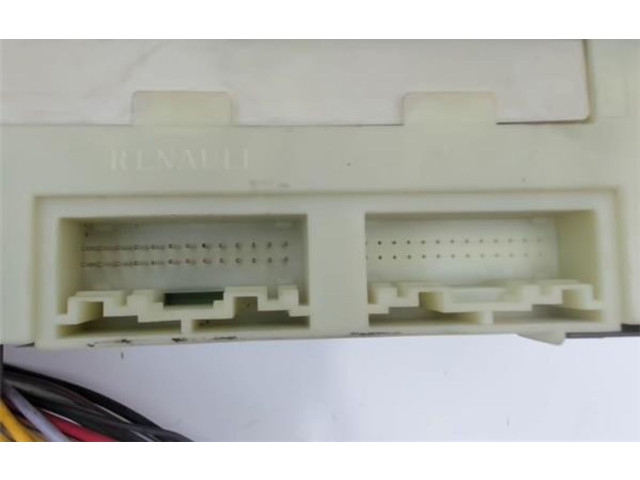 Блок предохранителей 8200031555 Renault Clio II