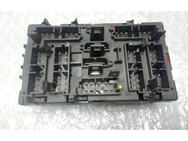 Блок предохранителей    Citroen Xantia    