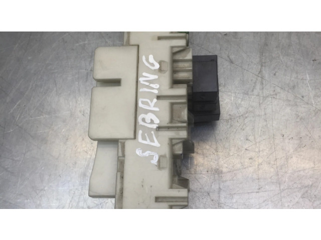 Pojistková skříňka 212261116 Chrysler Sebring (ST-22 - JR) 2005