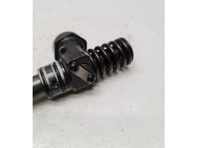 Vstřikovač 038130073BN   Volkswagen Caddy    BLS 