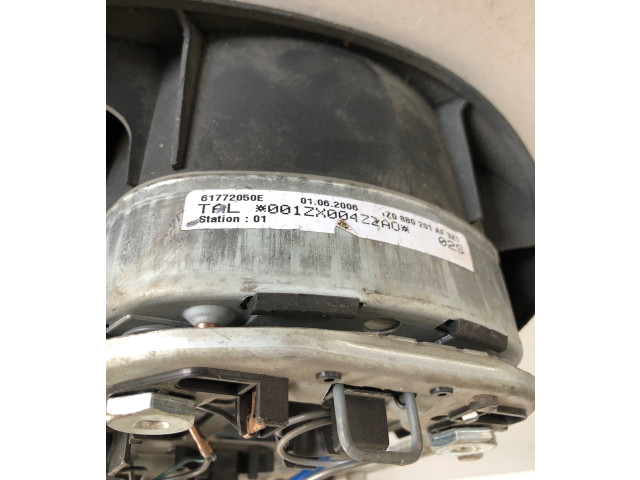 Подушка безопасности водителя 3U0880201D   Skoda Superb B5 (3U)