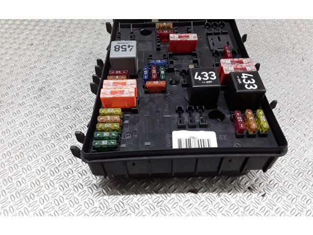 Блок предохранителей 1K0937124H Audi A3 S3 A3 Sportback 8P