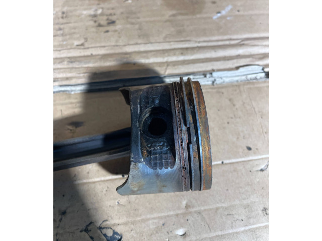 Píst 8A6G-AA2 Ford Fiesta STJB