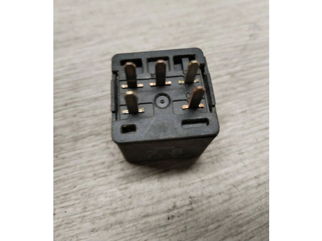   Pojistková skříňka 12177234   Chevrolet Venture 1999