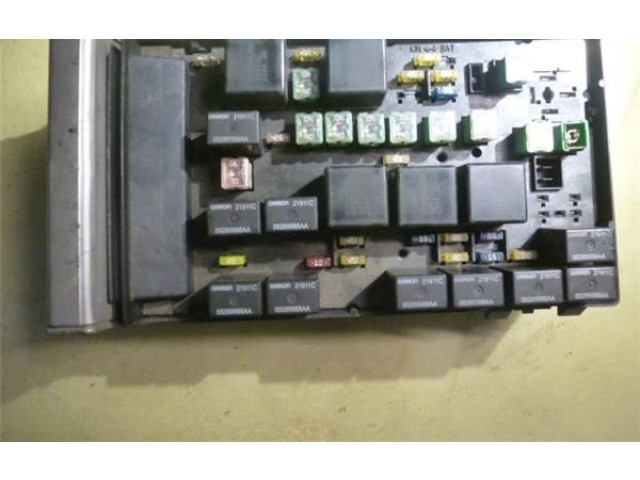 Pojistková skříňka 4869001AJ Chrysler Voyager 2002